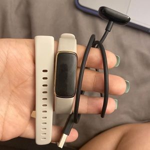 Fitbit Luxe 🤍